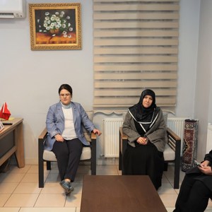 Bakanımız Derya Yanık Kahramanmaraş'ta Depremzedelerle İftarda Bir Araya Geldi - fotoğraf 12