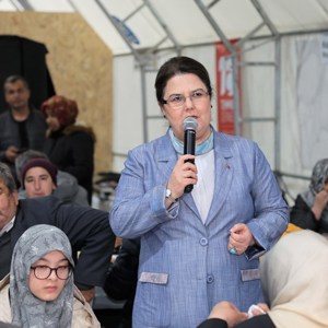 Bakanımız Derya Yanık Kahramanmaraş'ta Depremzedelerle İftarda Bir Araya Geldi - fotoğraf 3