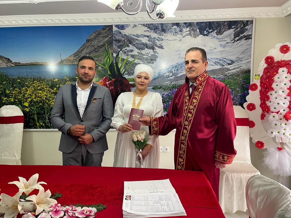 Depremzede Çiftin Nikâhını Vali/Belediye Başkan Vekili İdris Akbıyık Kıydı