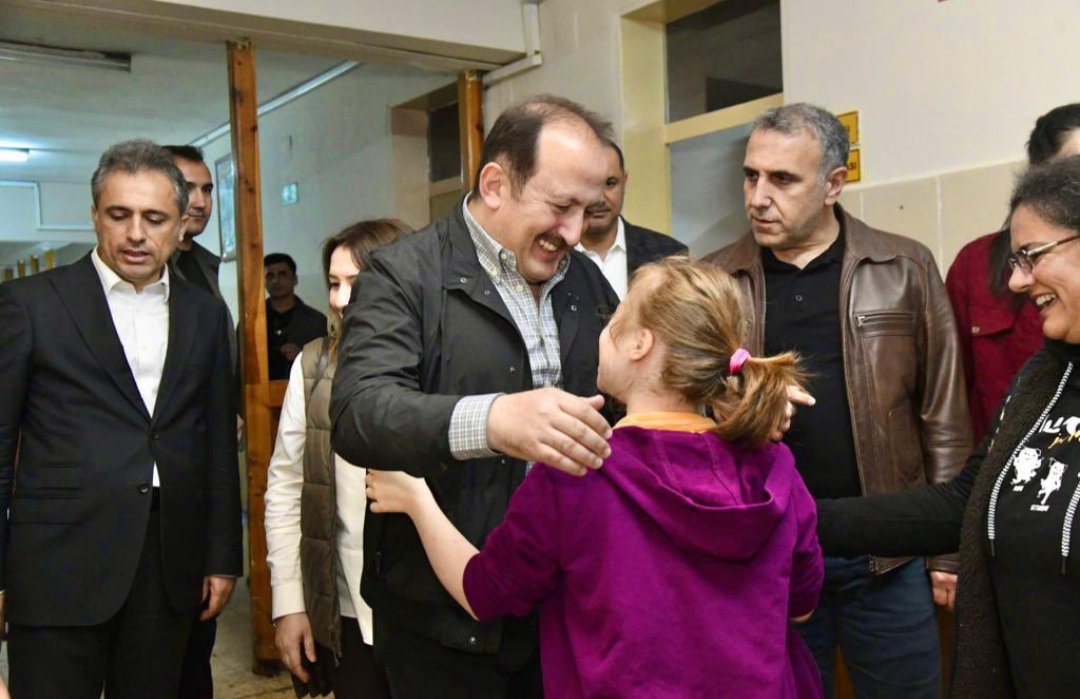 Kahraman şehidimiz http://J.Kom.Er Hüseyin Özdemir'in vefat eden babası Hıdır Özdemir için şehidimizin kıymetli ailesine Valimiz Sn.Ali Hamza Pehlivan ile başsağlığı diledik. Mekanı cennet olsun. 