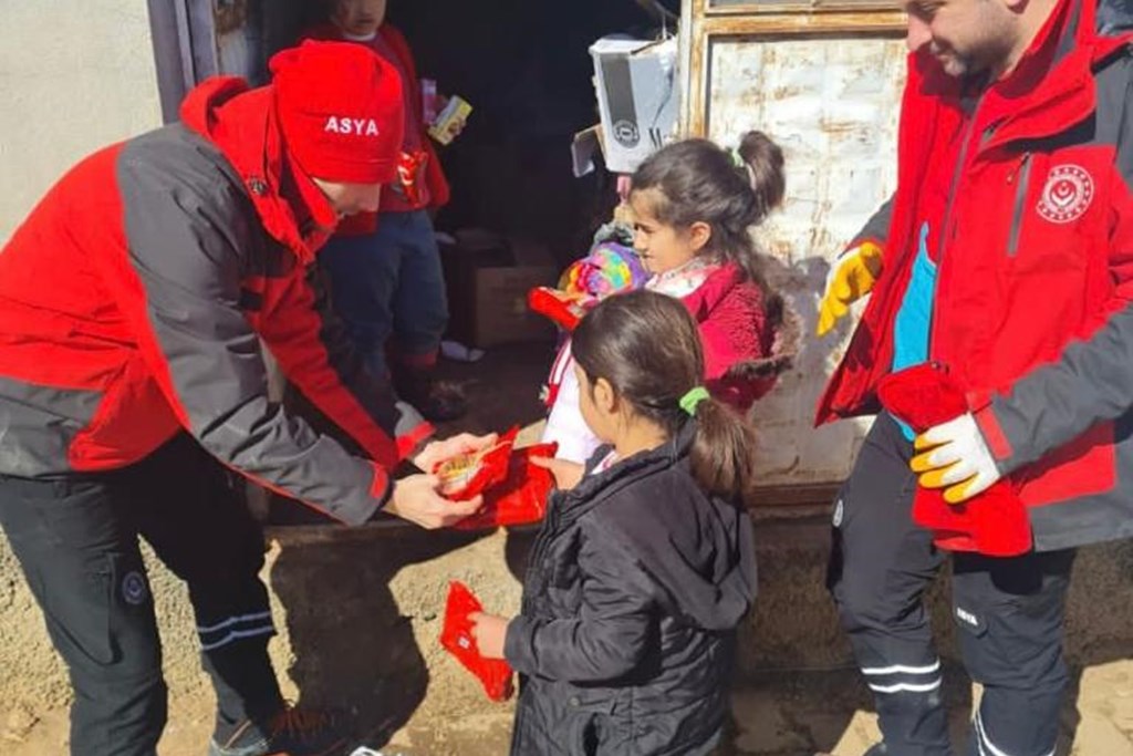 Bakanımız Derya Yanık: "Depremlerden etkilenen vatandaşlar için bugüne kadar 1 milyar 851 milyon TL kaynak aktardık"