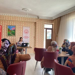 “Ailenin Önemi ve Aile İçi İletişim” konulu eğitim - fotoğraf 3