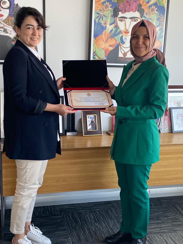 Kadına Yönelik Şiddetle Mücadele alanında çalışmalarından dolayı Aslıteks'e teşekkür belgesi verildi.