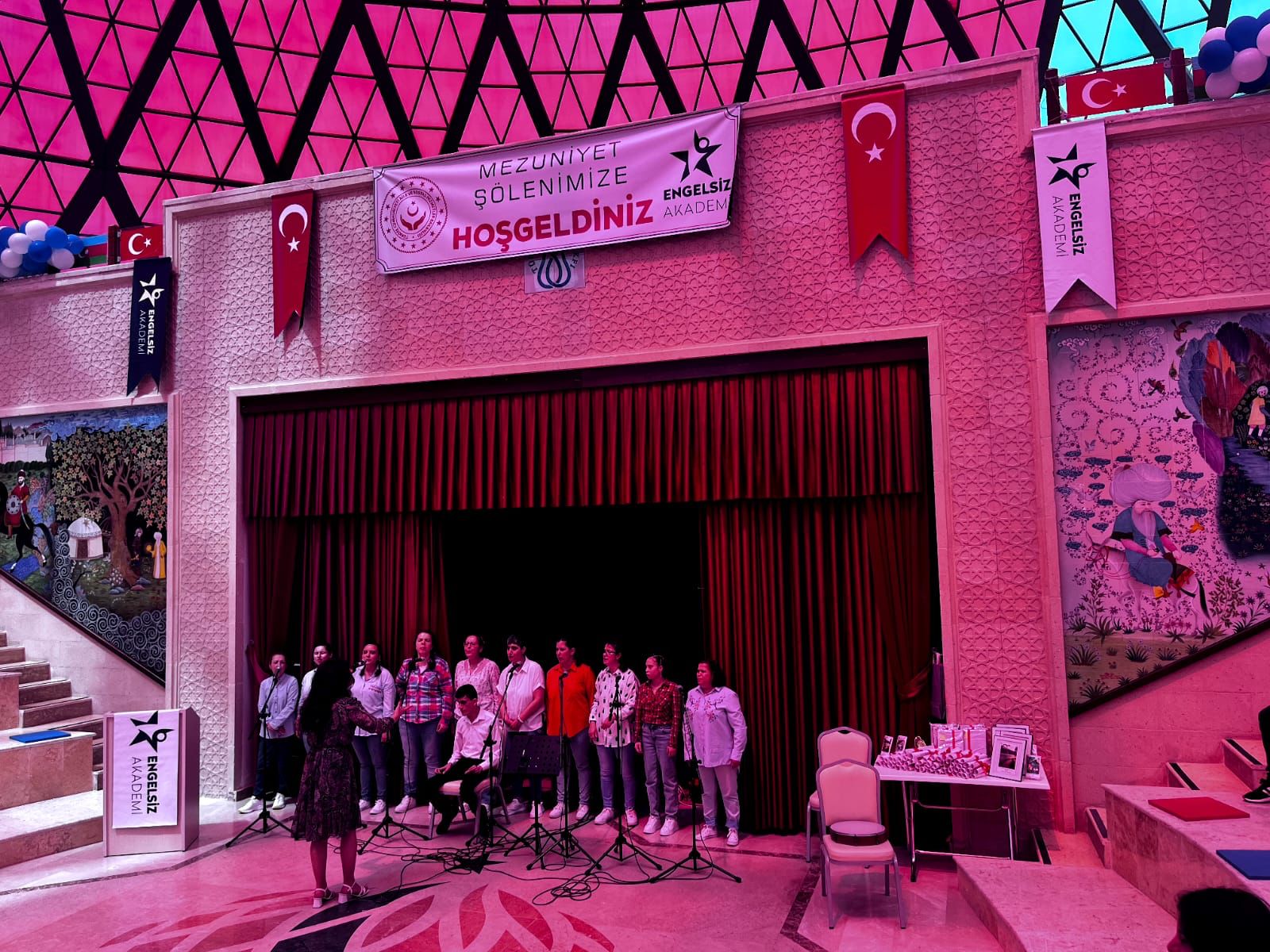 Barrier-Free Academy Graduation Ceremony was Held