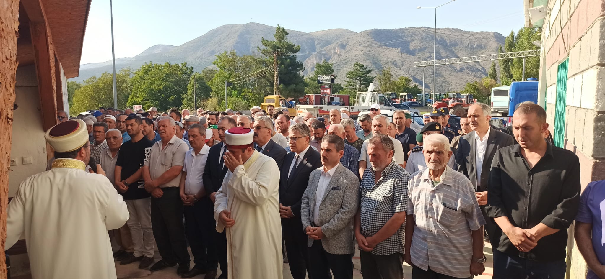 Şehidimiz Ali BİLGİÇ'in vefat eden  kıymetli babası Emrullah BİLGİÇ' i hakka uğurladık.
