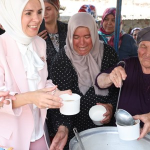 Bakanımız Mahinur Özdemir Göktaş Baba Ocağı Emirdağ’da 17’nci Gurbetçi Festivali’ne Katıldı - fotoğraf 7