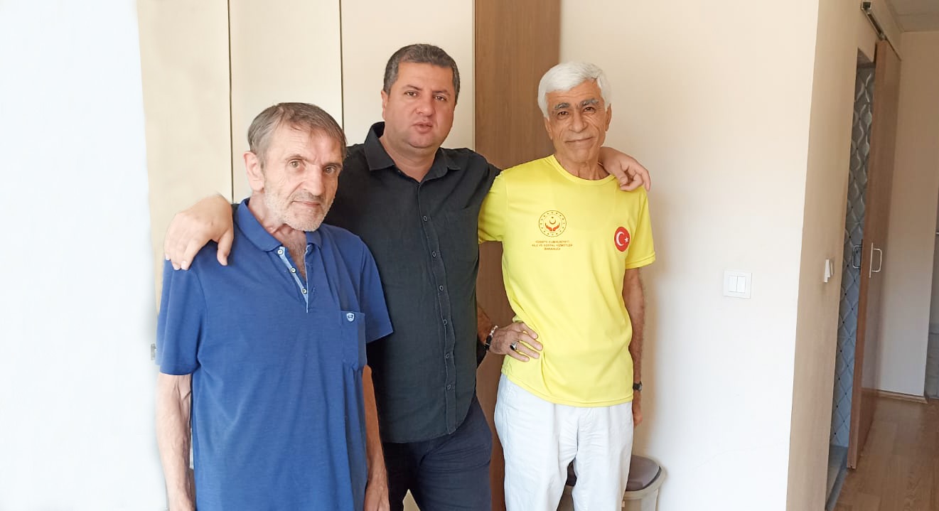 İl Müdürümüz Serdar Demirci, Kemah Huzurevi Sakinlerimizi Ziyaret Etti.    