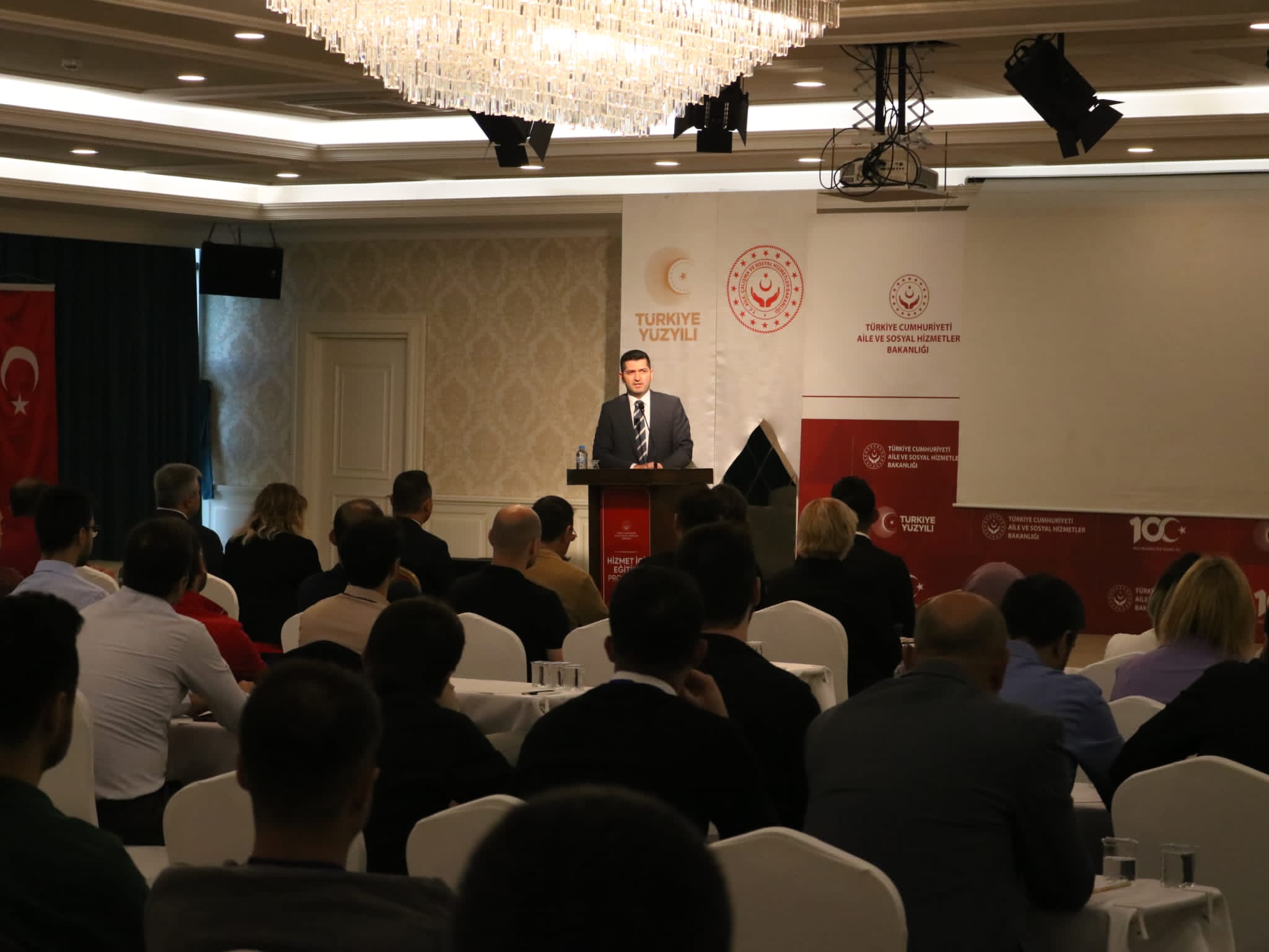 Bakanlığımız taşra teşkilatında ön mali kontrol ve satın alma işlemlerini yürüten personelimize yönelik hizmet içi eğitim programımız başladı