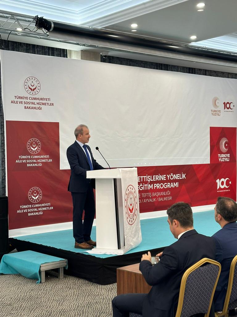 Rehberlik ve Teftiş Başkanlığımızca Ayvalık'ta Düzenlenen Bakanlığımız Müfettişlerine Yönelik Hizmet İçi Eğitim Programı Başkanımız Sayın Mahmut  KARDAŞ'ın Açılış Konuşması İle Başlamıştır. 