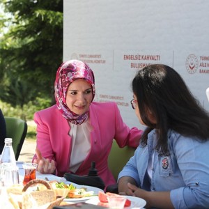 Minister Göktaş came together with the residents of Saray Barrier-Free Living Care and Rehabilitation Center for Breakfast - fotoğraf 4