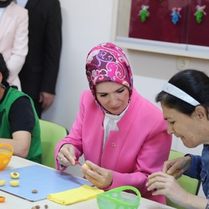 Minister Göktaş came together with the residents of Saray Barrier-Free Living Care and Rehabilitation Center for Breakfast - fotoğraf 8