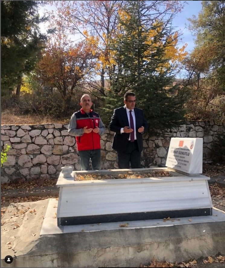 Şehidimiz Jandarma Komando Onbaşı Ferhat ÖZMUTLU'NUN, Şehadetinin Sene-i devriyesinde kabri başında dualar ettik.