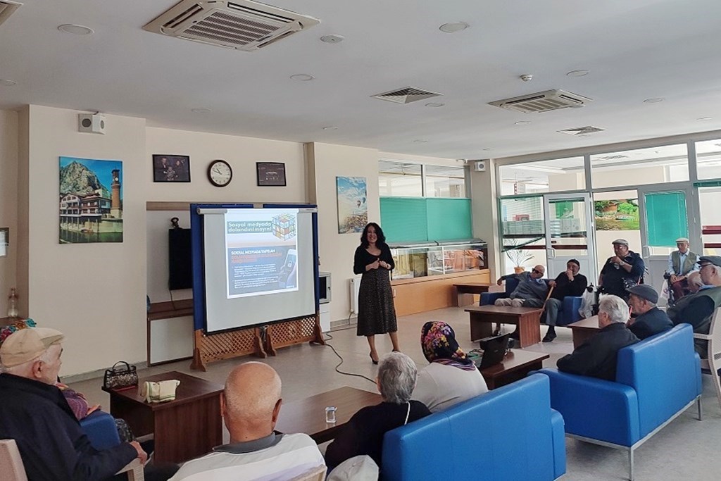 Minister of Family and Social Services Göktaş: "Digital literacy training was provided to 1.923 older persons receiving services from the nursing homes affiliated to the Ministry"