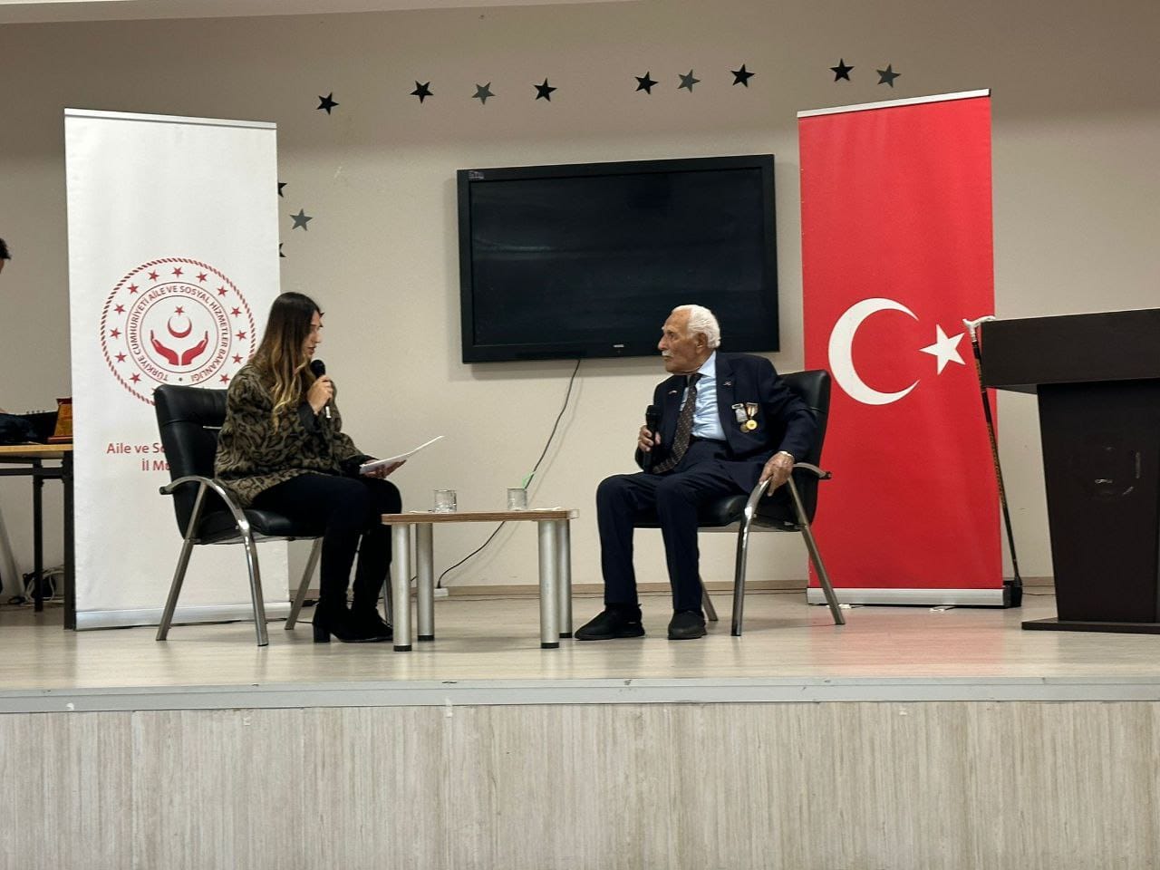 Kahraman Gazilerimiz ile Öğrencilerimiz "Vatan ve Kahramanlık Buluşmaları"  Konulu Söyleşilerde Bir Araya Geldi.