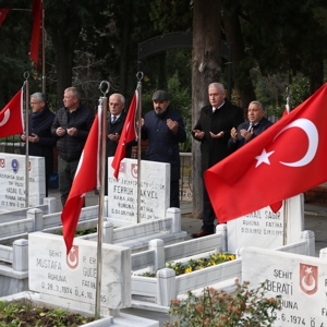İl Müdürümüz Kemal Gümrükçü İlk Görev Gününe Şehitlikleri Ziyaret Ederek Başladı - fotoğraf 4