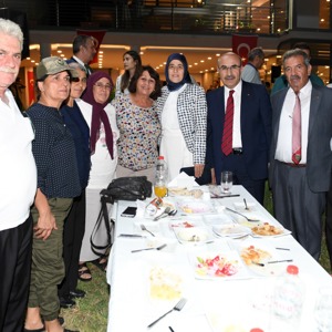 Adana Valiliğimiz Tarafından “19 Eylül Gaziler Günü” Kutlamaları Kapsamında Yemek Programı Düzenlendi - fotoğraf 45