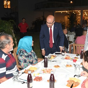 Adana Valiliğimiz Tarafından “19 Eylül Gaziler Günü” Kutlamaları Kapsamında Yemek Programı Düzenlendi - fotoğraf 46