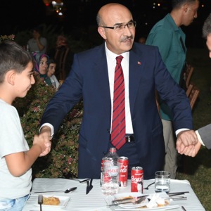 Adana Valiliğimiz Tarafından “19 Eylül Gaziler Günü” Kutlamaları Kapsamında Yemek Programı Düzenlendi - fotoğraf 5