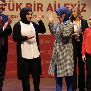 Bakanımız Mahinur Özdemir Göktaş Batman’da Biz Büyük Bir Aileyiz Buluşması"na Katıldı - fotoğraf 8