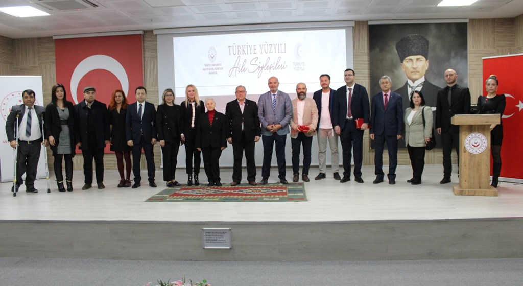 "Türkiye Yüzyılı Aile Söyleşileri" programı İl Müdürlüğümüzde gerçekleştirildi.