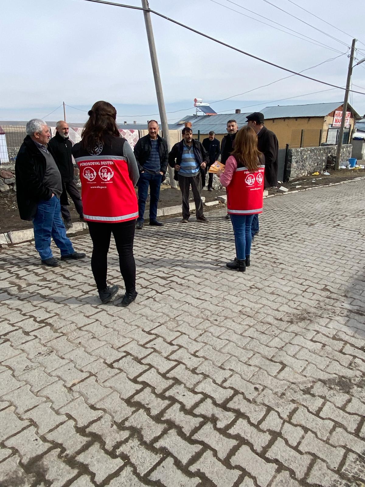 Kadına Yönelik Şiddetle Mücadele çalışmaları kapsamında sivil vatandaşlara yönelik bilgilendirmeler her alanda devam ediyor.