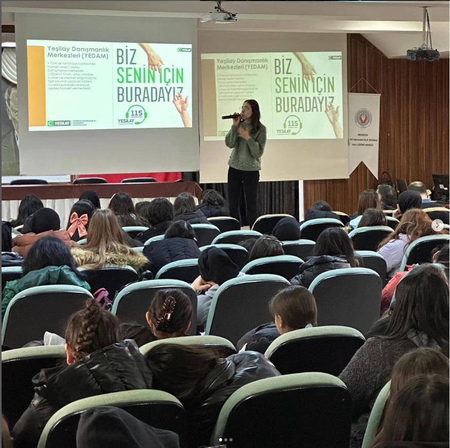 #MerzifonSHM, #AEP eğitimleri kapsamında öğrencilere "Akran Zorbalığı" ve "Teknoloji Bağımlılığı" konulu eğitimler verildi.