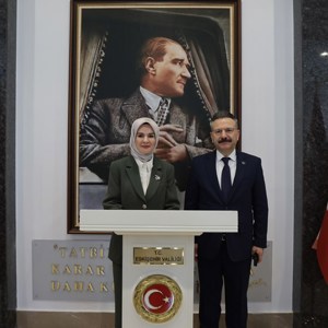 Bakanımız Mahinur Özdemir Göktaş, Eskişehir'de İç Anadolu Kariyer Zirvesi'ne Katıldı - fotoğraf 4
