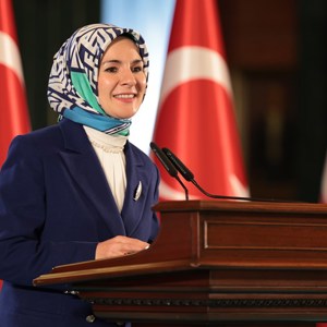 Emine Erdoğan Hanımefendi ve Bakanımız Mahinur Özdemir Göktaş huzurevi sakinleri ile iftarda buluştu - fotoğraf 4