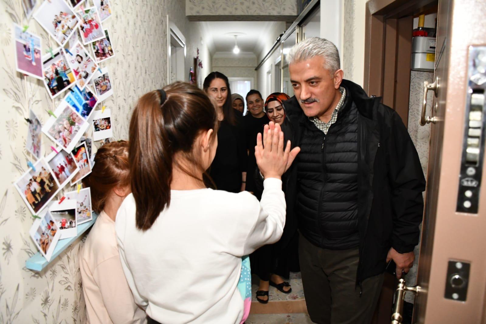 Sayın Valimiz Mehmet MAKAS, eşi Elif MAKAS Hanımefendi ve İl Müdürümüz Sayın Çiğdem AÇIKYILDIZ KAZEL Çocuklarımız ile iftar sofrasında bir araya geldiler.