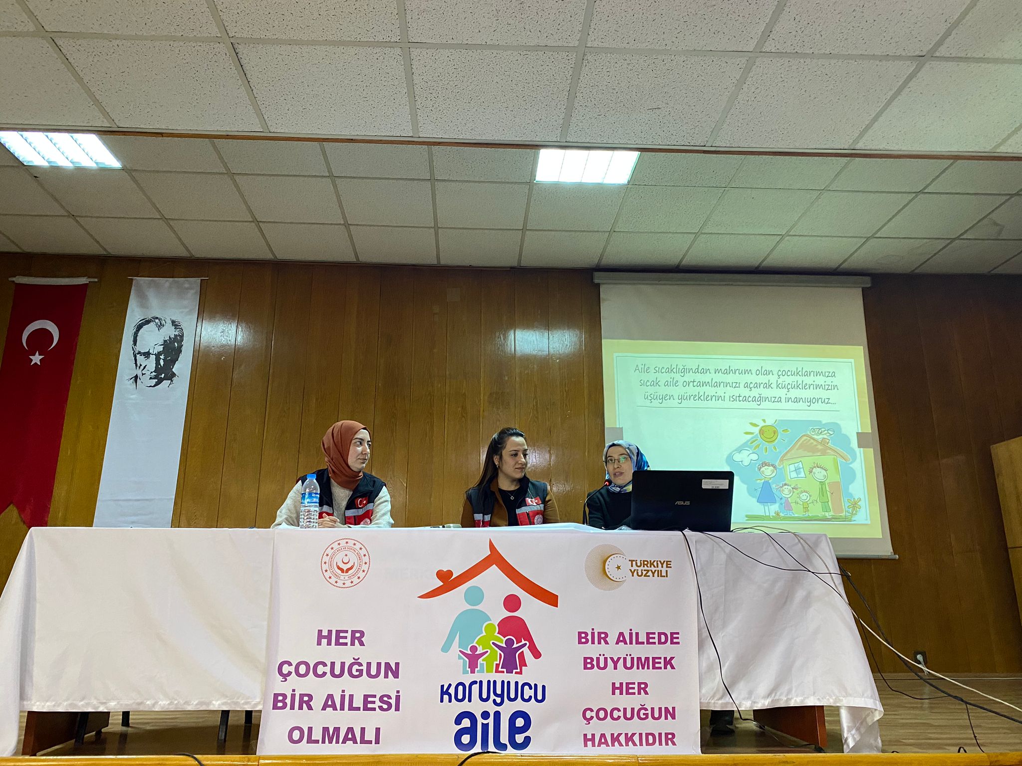 Kamu kurum ve kuruluşlara #KoruyucuAile Hizmet modelimizin tanıtım toplantıları devam etmektedir.