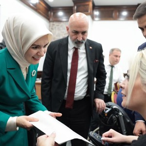 Bakanımız Mahinur Özdemir Göktaş İzmir'de Huzurevini Ziyaret Etti - fotoğraf 8