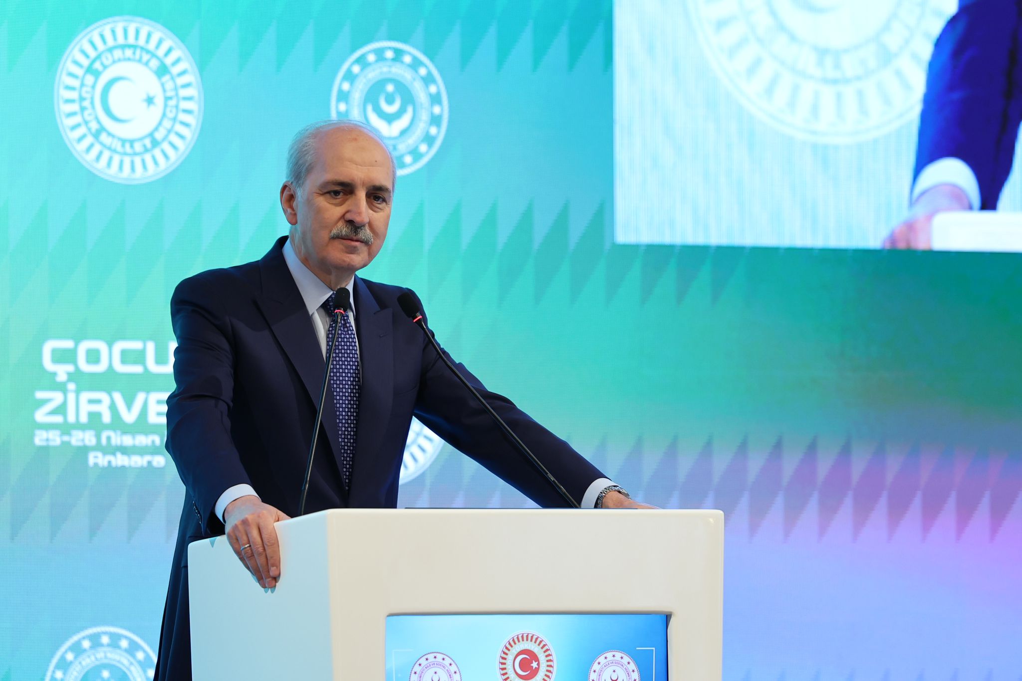 Türkiye Büyük Millet Meclisi Himayelerinde ilki düzenlenen Geleceğin Dünyasında Çocuk ve Çocukluk temasıyla Çocuk Zirvesi gerçekleştirildi.