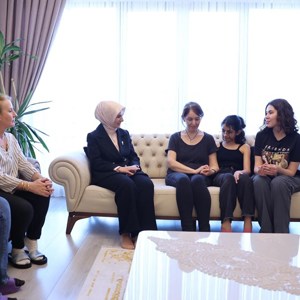 Aile ve Sosyal Hizmetler Bakanımız Göktaş'tan şehit kızına sürpriz ziyaret - fotoğraf 3
