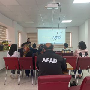 İncinebilir Gruplara ve Bakım Verenlerine Yönelik Afet Farkındalık Eğitim Programı Devam Ediyor - fotoğraf 6