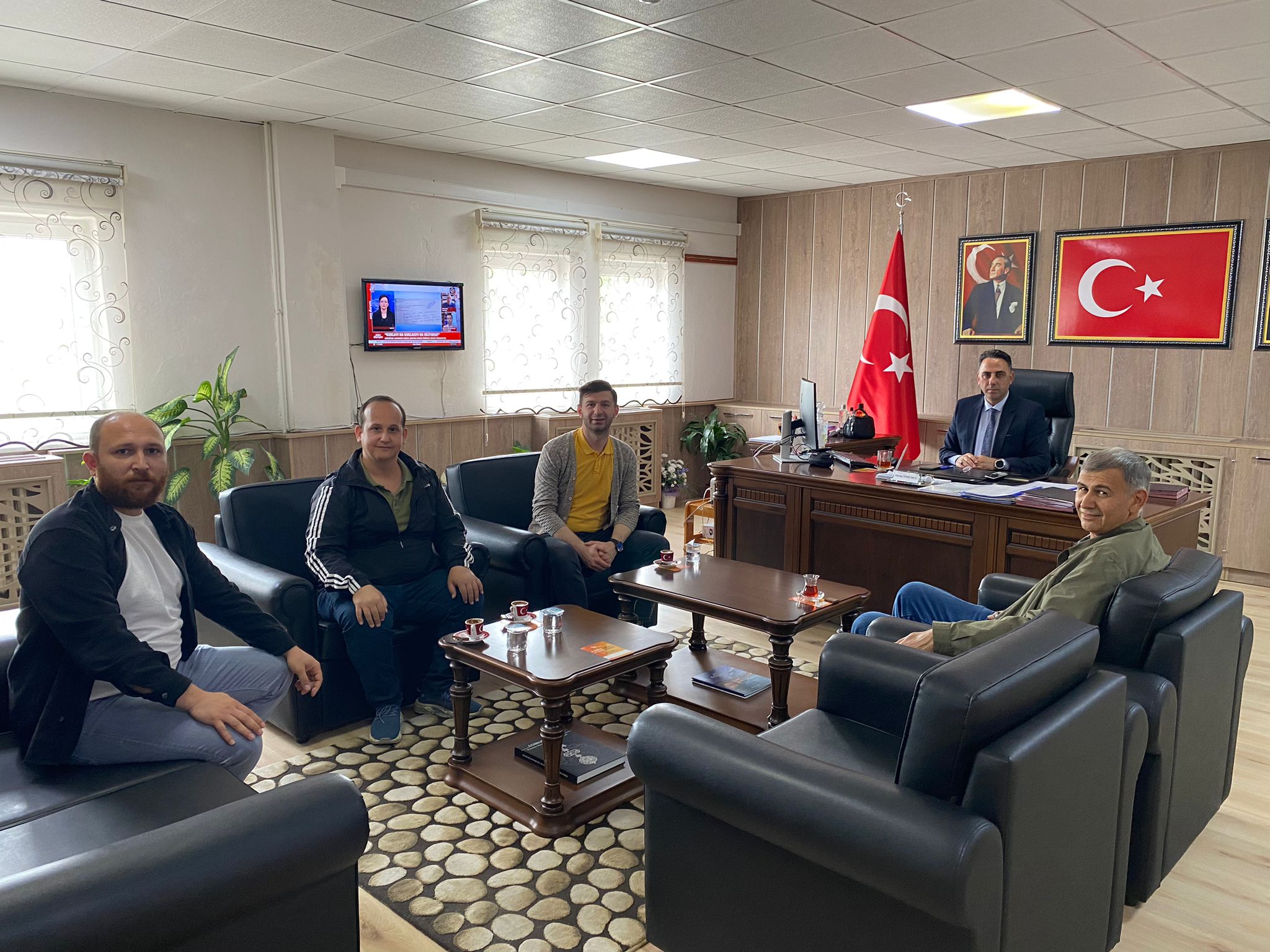 Edirne Sağırlar Spor Kulübü Yönetim Kurulu üyeleri 10-16 Mayıs Engelliler Haftası kapsamında İl Müdürü Harun TOHUMCU’yu ziyaret etti.