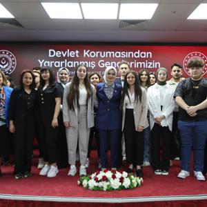 Bakanımız Mahinur Özdemir Göktaş Devlet Korumasından Yararlanmış Gençlerin Kamu Kurumlarına Yerleştirilmesi Kura Töreni’ne Katıldı - fotoğraf 4
