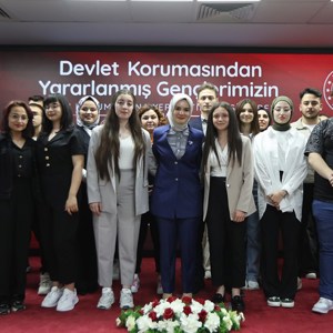 Bakanımız Mahinur Özdemir Göktaş Devlet Korumasından Yararlanmış Gençlerin Kamu Kurumlarına Yerleştirilmesi Kura Töreni’ne Katıldı - fotoğraf 4