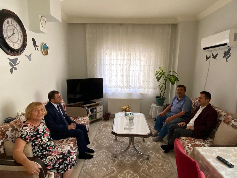 Valimiz Sayın İlhami AKTAŞ, Kurban Bayramı Ve Babalar Günü Münasebetiyle Şehit Er Mesut BATI’nın Ailesini Ziyaret Etti.