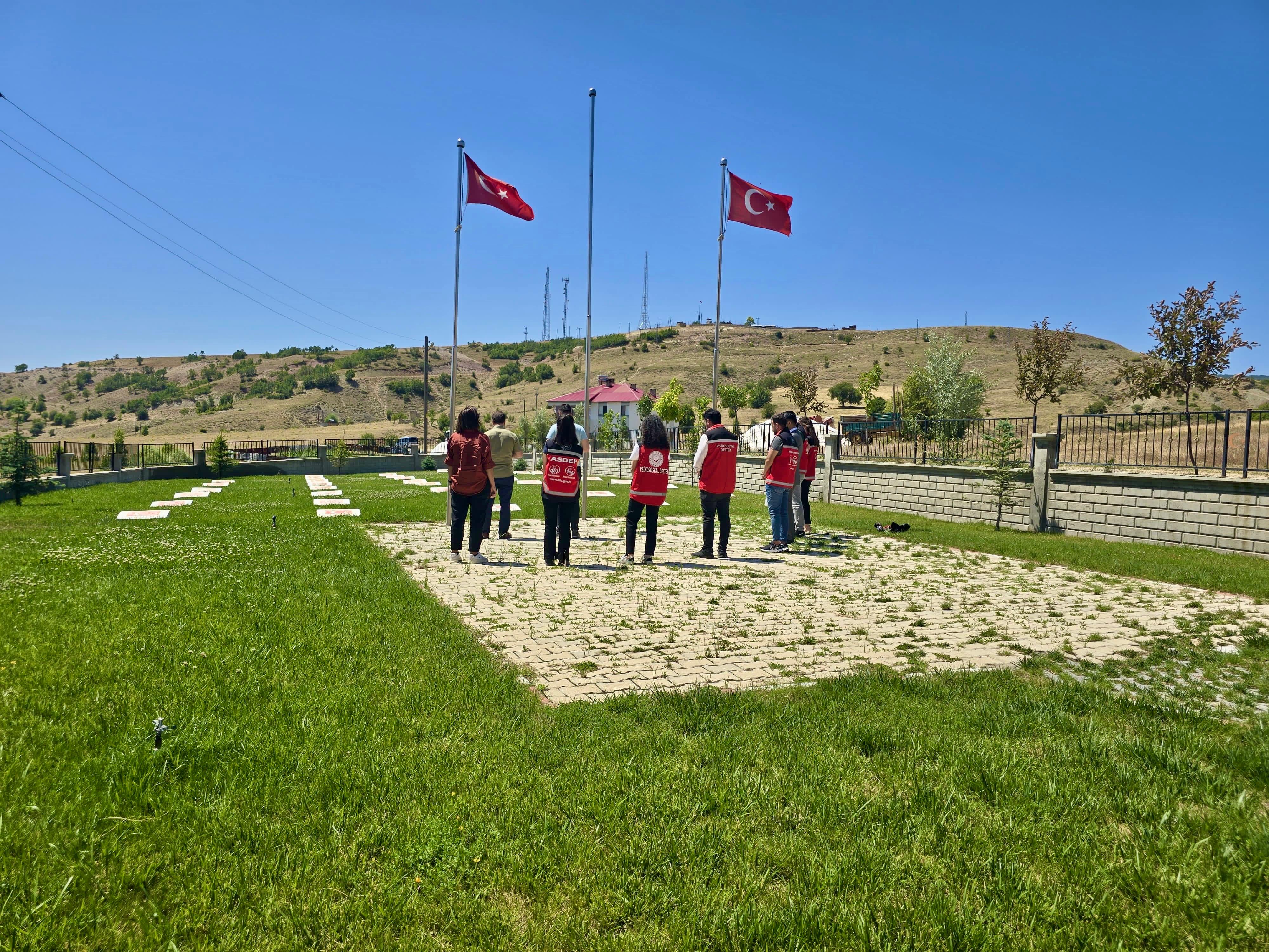 15 Temmuz Demokrasi ve Milli Birlik Gününde Hozat Şehitliği ziyaret edildi.