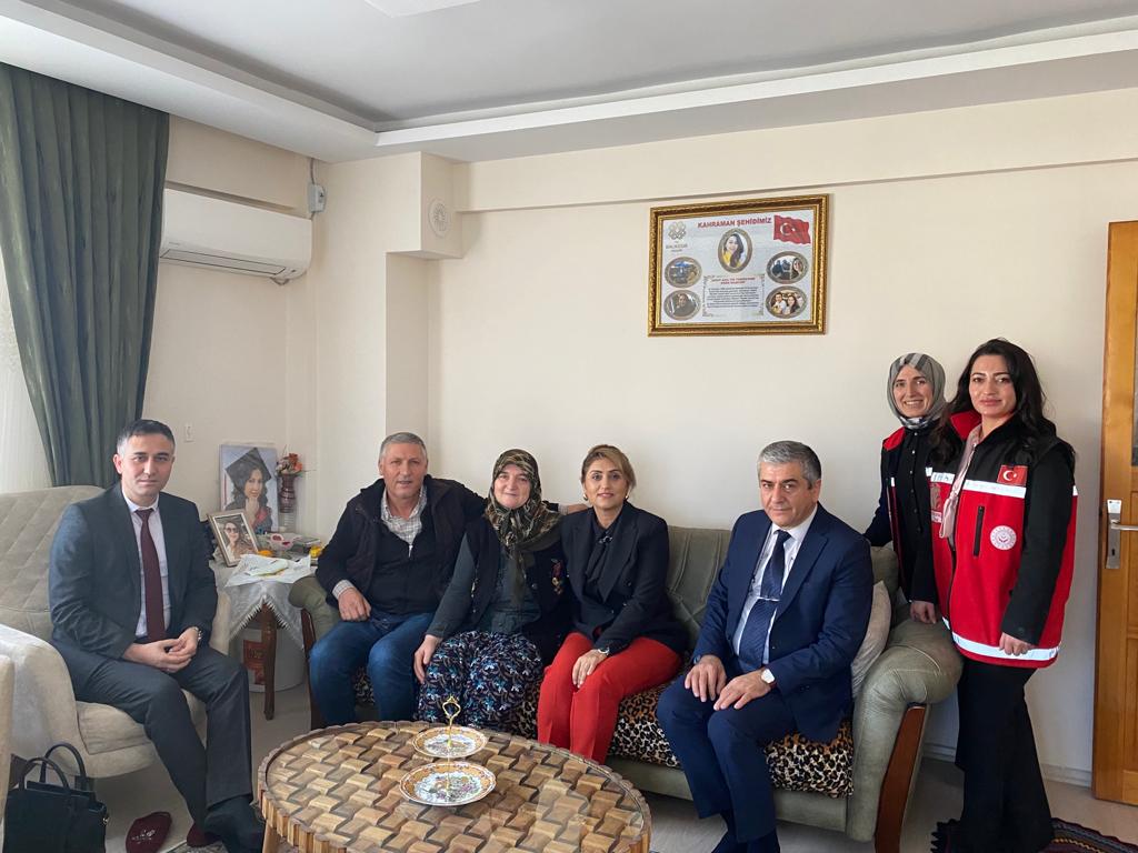 Şehidimiz Hemşire Esma BAŞKURT'un Kıymetli Ailesine Ziyaret 
