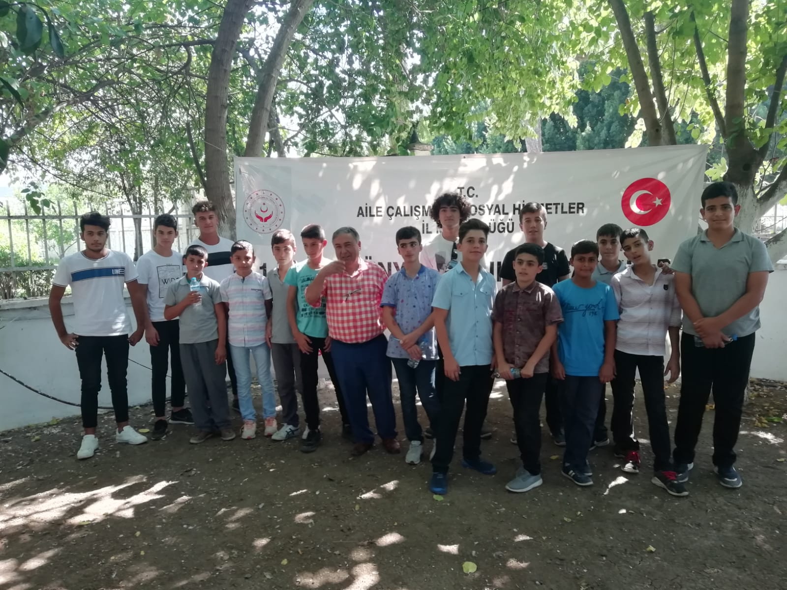 Cocuk Haklari Cocuk Komitemiz ''Dunya Yaslilar Gunu'' Munasebetiyle Huzurevi'nde Kalan Yaslilarimizi Ziyaret Etti