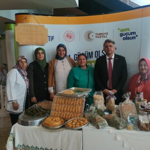 Çalışma ve Sosyal Güvenlik Bakanı Sayın Vedat IŞIKHAN'ın Katılımıyla "Milli Müdafaadan Milli Kalkınmaya Türkiye Yüzyılı’nın Kadınları Yüzyılın Kadın İstihdamı İş-Pozitif Tanıtım Programı” İlimizde Gerçekleşti - fotoğraf 8