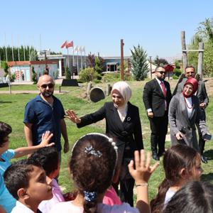 Bakanımız Mahinur Özdemir Göktaş Filistinli çocuklarla bir araya geldi   - fotoğraf 3