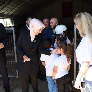 Bakanımız Mahinur Özdemir Göktaş Filistinli çocuklarla bir araya geldi   - fotoğraf 5
