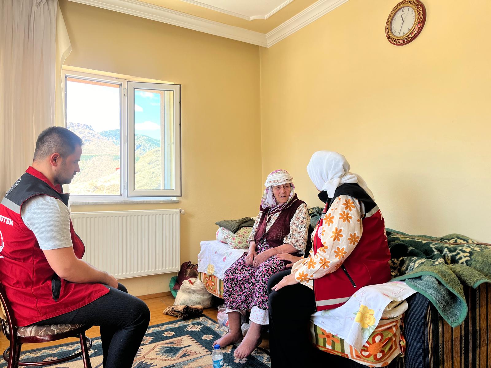 Ayşe Zengin Teyzemize Yapılan Ziyaret !