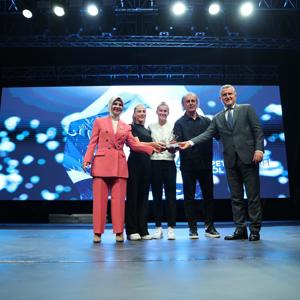 Aile ve Sosyal Hizmetler Bakanımız Göktaş "Kristal Ayaklar Ödül Töreni"nde Konuştu - fotoğraf 3