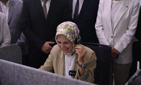 Bakanimiz Sayin Mahinur Ozdemir Goktas Bakanlik Cagri Merkezi'nde incelemelerde bulundu