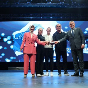 Aile ve Sosyal Hizmetler Bakanımız Göktaş "Kristal Ayaklar Ödül Töreni"nde Konuştu - fotoğraf 3
