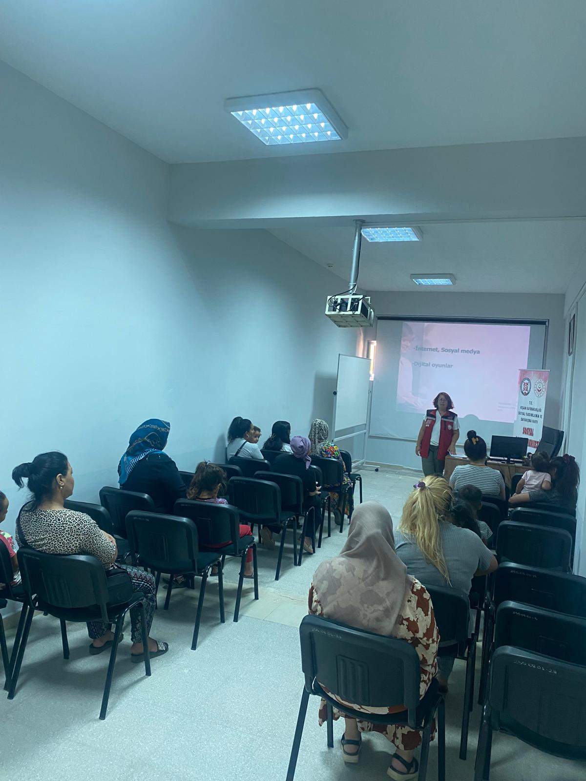 Bilgi Teknolojileri Eğitimi Düzenlendi.