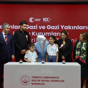  Bakanımız Göktaş: "Bugün yapacağımız atamalarla birlikte 50 bin 630 şehit ve gazi yakınlarımızın, gazilerimizin kamuda istihdamını sağladık" - fotoğraf 4